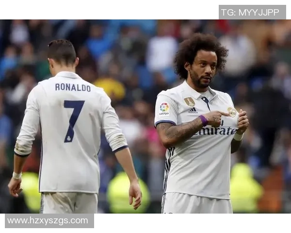 讲述足球明星的传奇人生与奋斗历程如何激励年轻一代追逐梦想